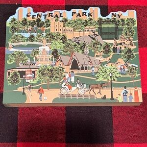 Cat's Meow Central Park Wooden Shelf Sitter